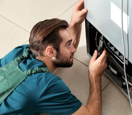 Our team of fridge repair technicians in Cypress handles everything ensuring comprehensive solutions. Fridge Repair Expert